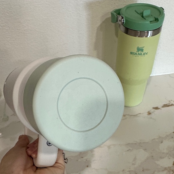Stanley White and Light Green Tumbler Duo - Picture 4 of 11